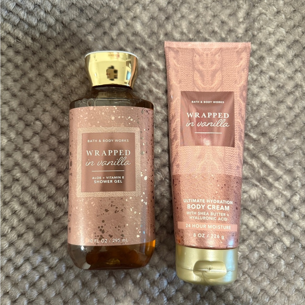 Bath & Body Works Wrapped in Vanilla Set